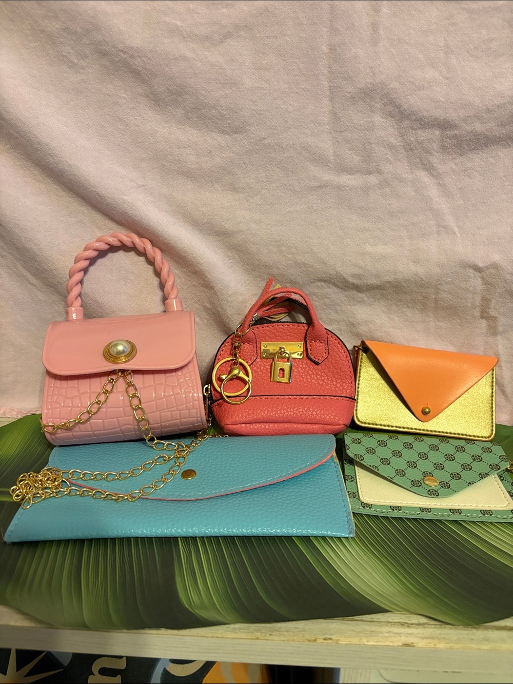 5 wallet style accessories